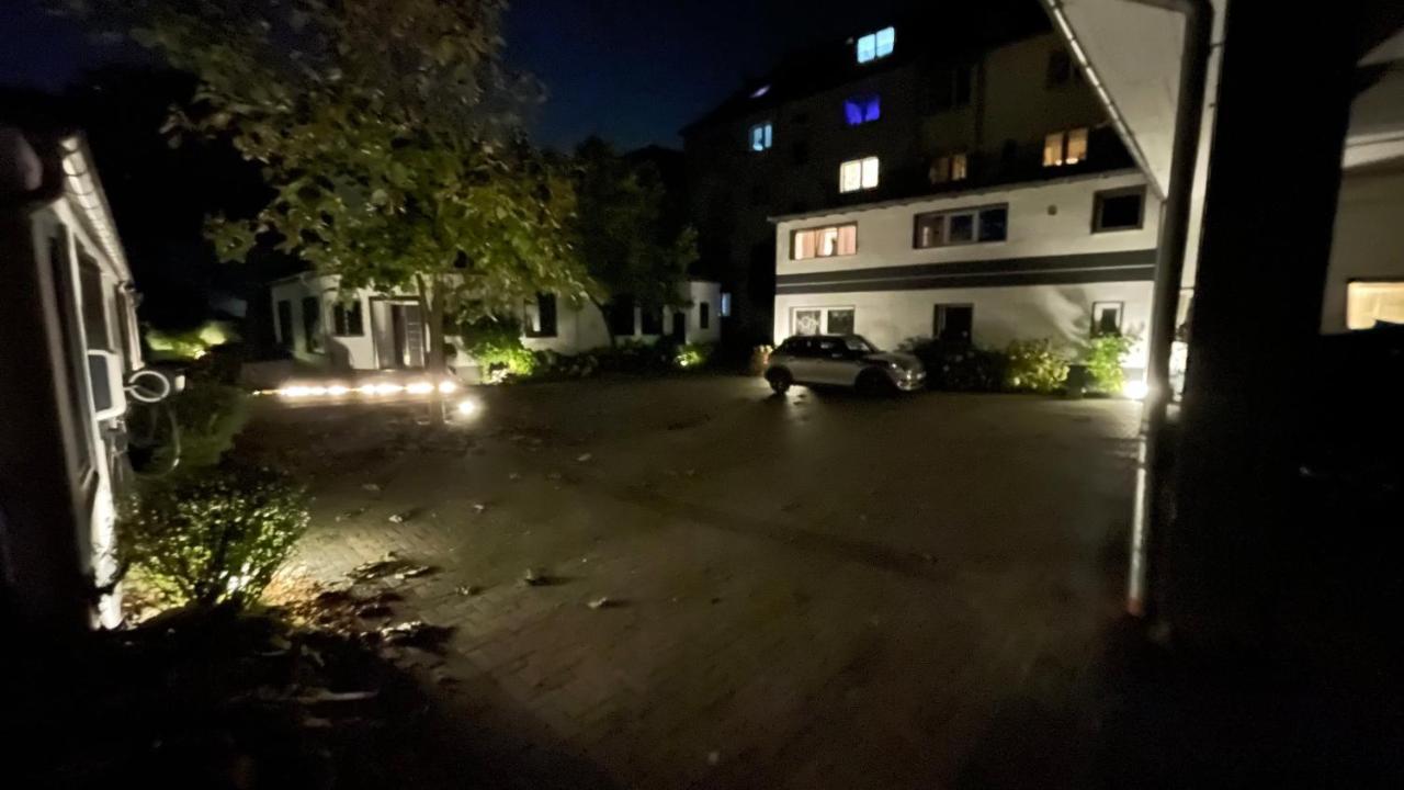Oase Im Gruenen Hinterhof, Eg, Ruhe, Terrasse, Carport, Free Paytv, Kaffee&Tee, Fahrraeder Apartment Duisburg Ngoại thất bức ảnh