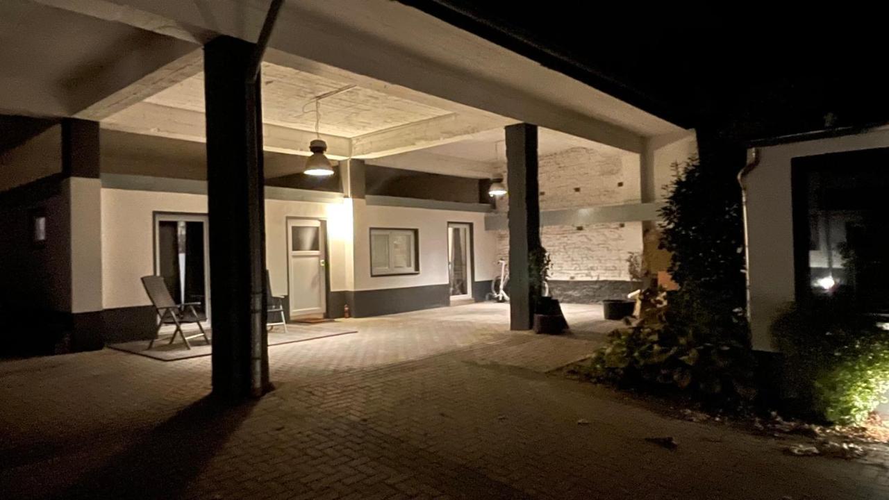 Oase Im Gruenen Hinterhof, Eg, Ruhe, Terrasse, Carport, Free Paytv, Kaffee&Tee, Fahrraeder Apartment Duisburg Ngoại thất bức ảnh