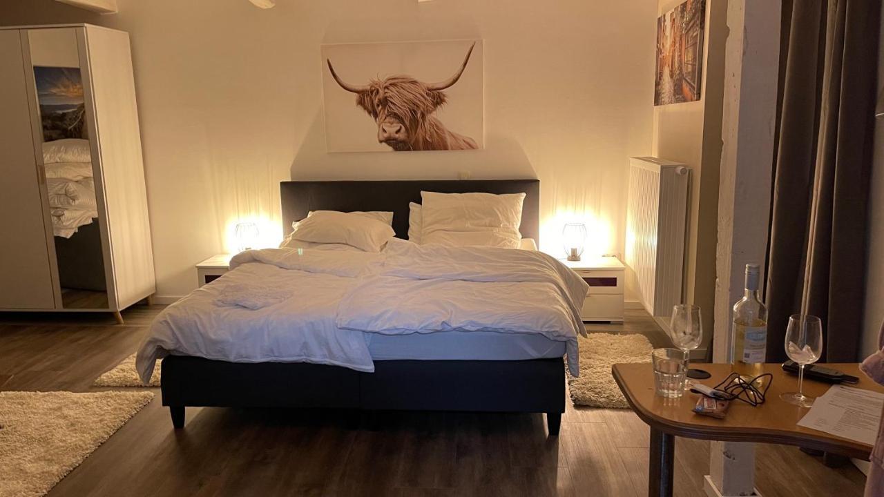 Oase Im Gruenen Hinterhof, Eg, Ruhe, Terrasse, Carport, Free Paytv, Kaffee&Tee, Fahrraeder Apartment Duisburg Ngoại thất bức ảnh