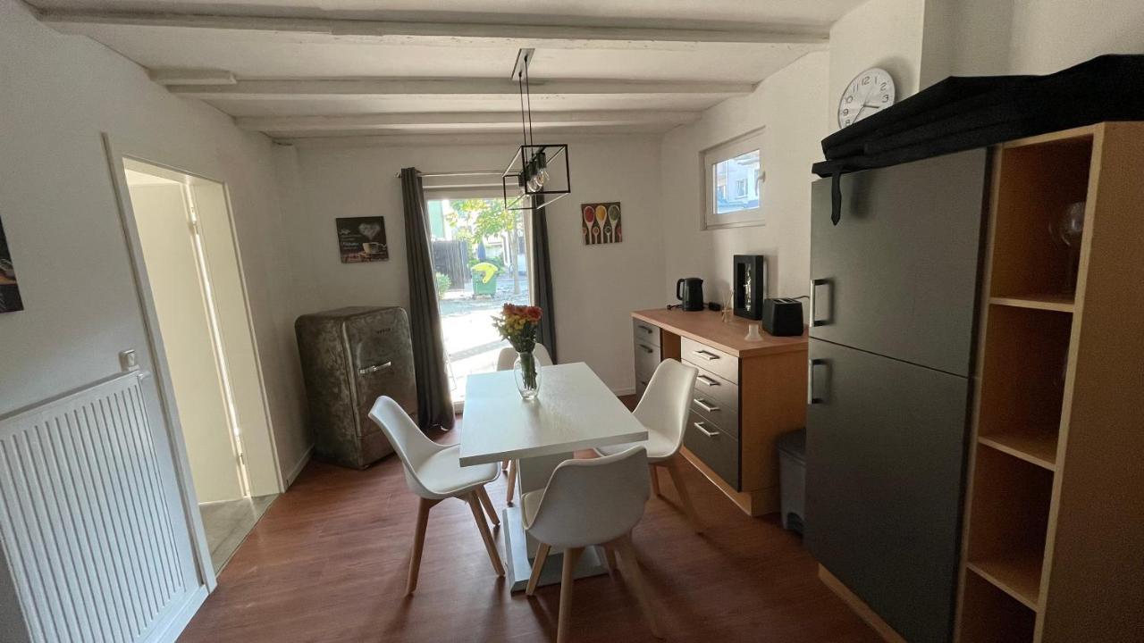 Oase Im Gruenen Hinterhof, Eg, Ruhe, Terrasse, Carport, Free Paytv, Kaffee&Tee, Fahrraeder Apartment Duisburg Ngoại thất bức ảnh