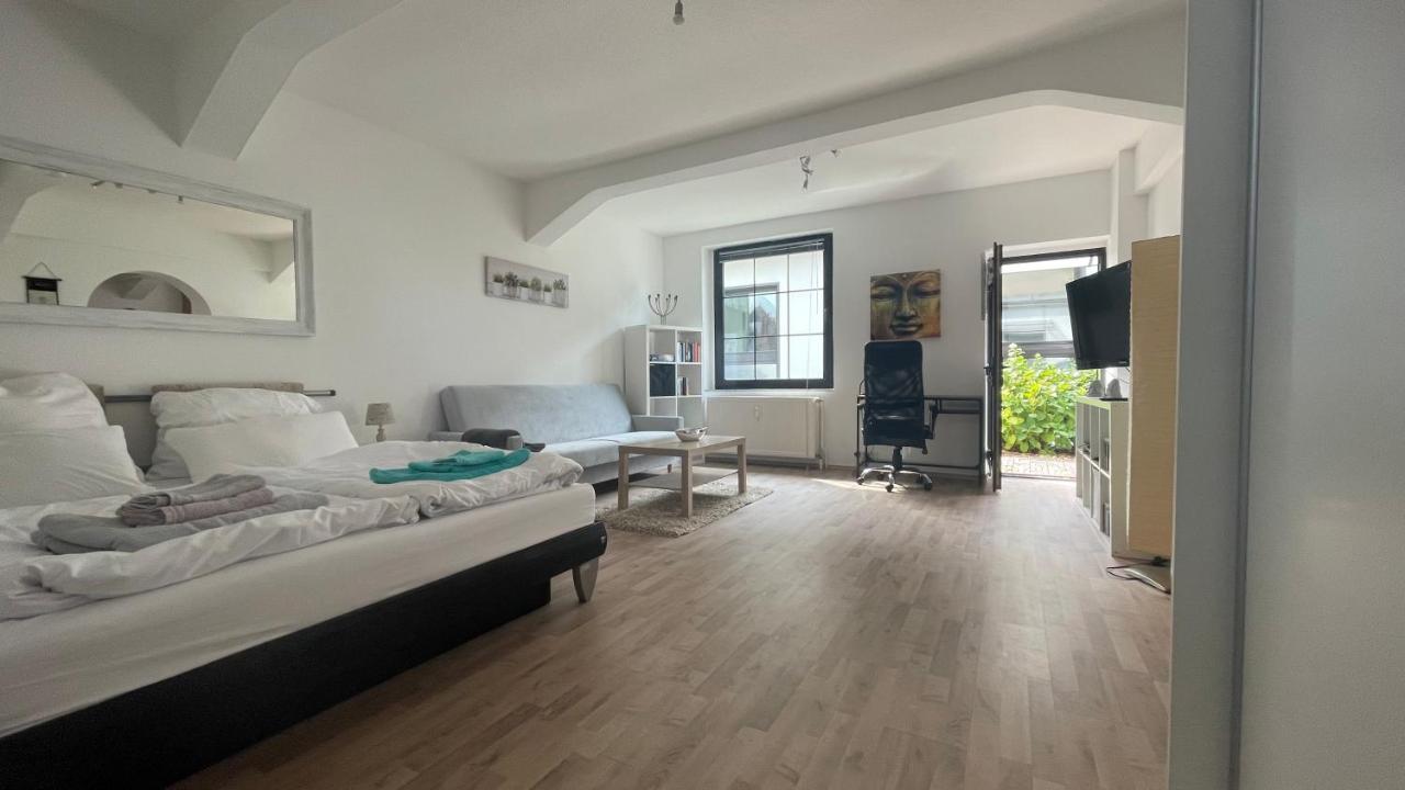 Oase Im Gruenen Hinterhof, Eg, Ruhe, Terrasse, Carport, Free Paytv, Kaffee&Tee, Fahrraeder Apartment Duisburg Ngoại thất bức ảnh