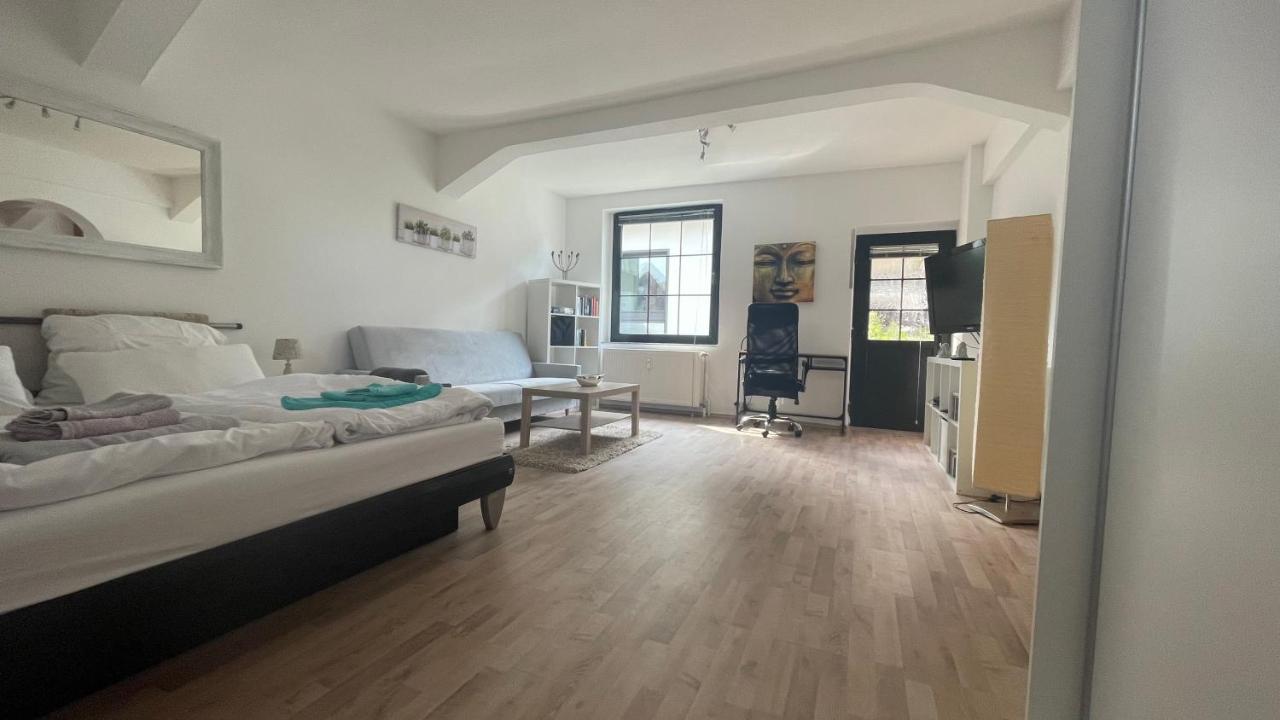 Oase Im Gruenen Hinterhof, Eg, Ruhe, Terrasse, Carport, Free Paytv, Kaffee&Tee, Fahrraeder Apartment Duisburg Ngoại thất bức ảnh