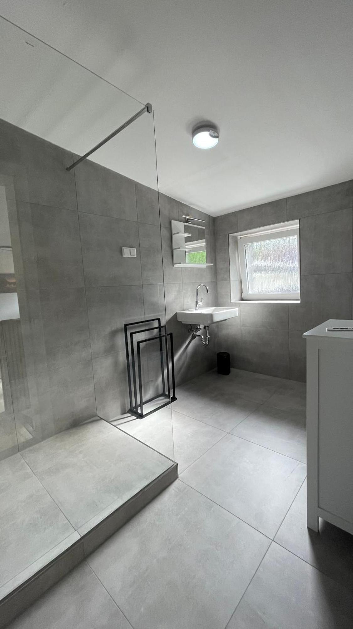 Oase Im Gruenen Hinterhof, Eg, Ruhe, Terrasse, Carport, Free Paytv, Kaffee&Tee, Fahrraeder Apartment Duisburg Ngoại thất bức ảnh