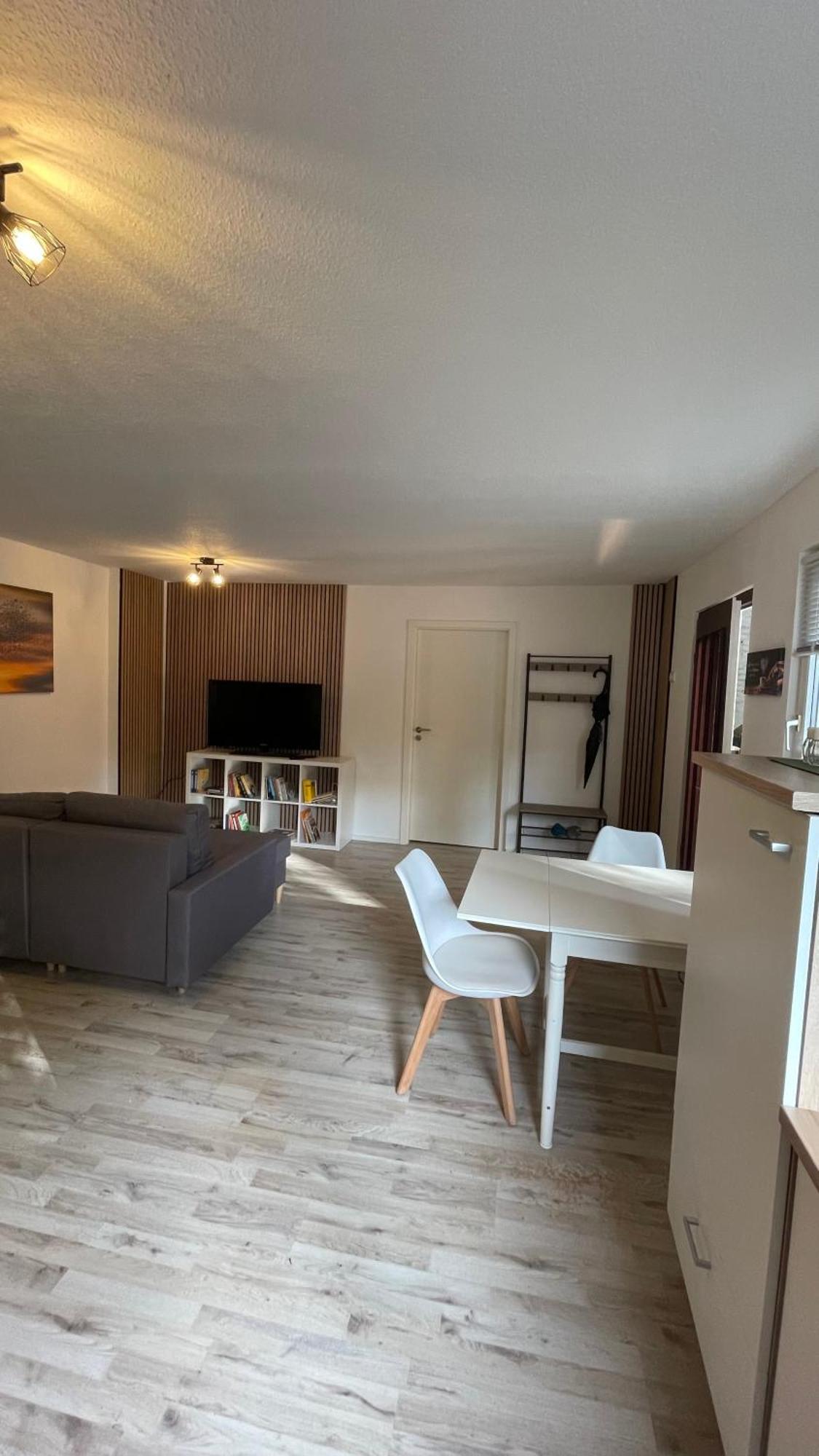 Oase Im Gruenen Hinterhof, Eg, Ruhe, Terrasse, Carport, Free Paytv, Kaffee&Tee, Fahrraeder Apartment Duisburg Ngoại thất bức ảnh